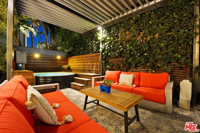 6717 Whitley Terrace, Los Angeles, CA 90068