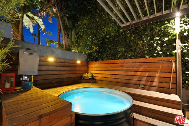 6717 Whitley Terrace, Los Angeles, CA 90068
