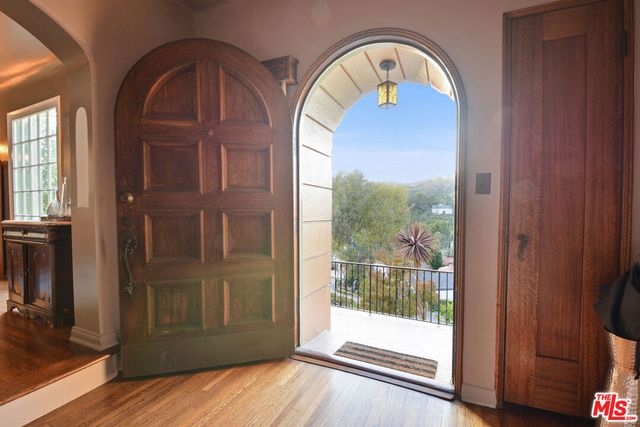 6717 Whitley Terrace, Los Angeles, CA 90068