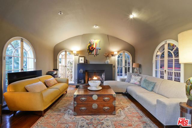6717 Whitley Terrace, Los Angeles, CA 90068