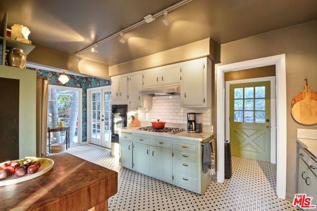 6717 Whitley Terrace, Los Angeles, CA 90068
