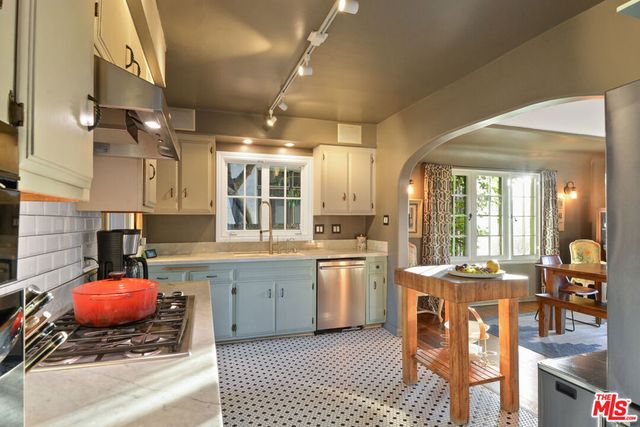 6717 Whitley Terrace, Los Angeles, CA 90068