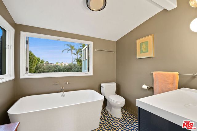 6717 Whitley Terrace, Los Angeles, CA 90068
