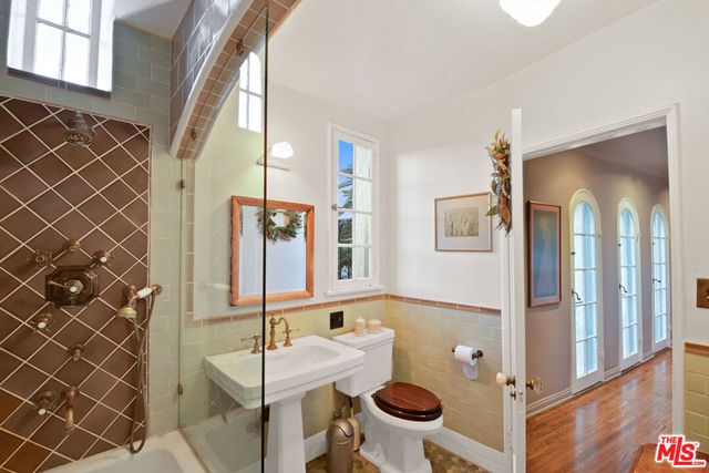 6717 Whitley Terrace, Los Angeles, CA 90068