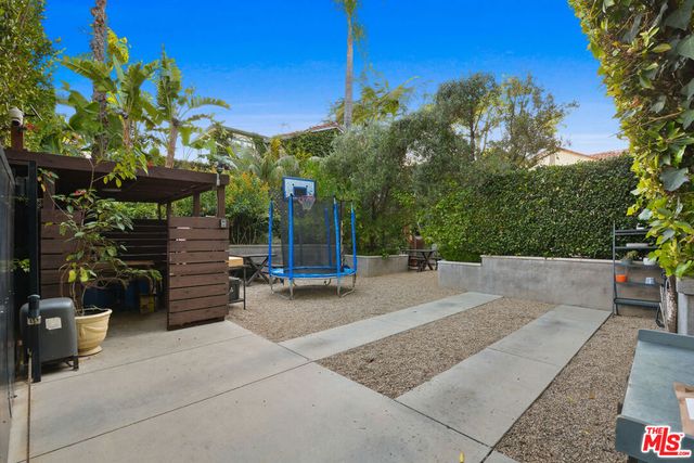6717 Whitley Terrace, Los Angeles, CA 90068