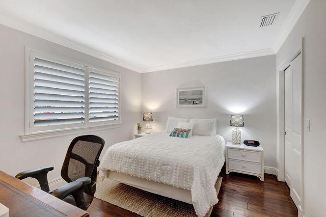 515 Club Drive, Palm Beach Gardens, FL 33418