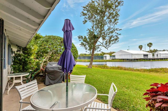 515 Club Drive, Palm Beach Gardens, FL 33418