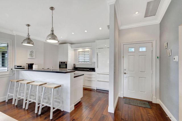 515 Club Drive, Palm Beach Gardens, FL 33418