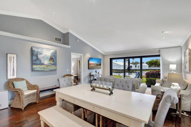 515 Club Drive, Palm Beach Gardens, FL 33418