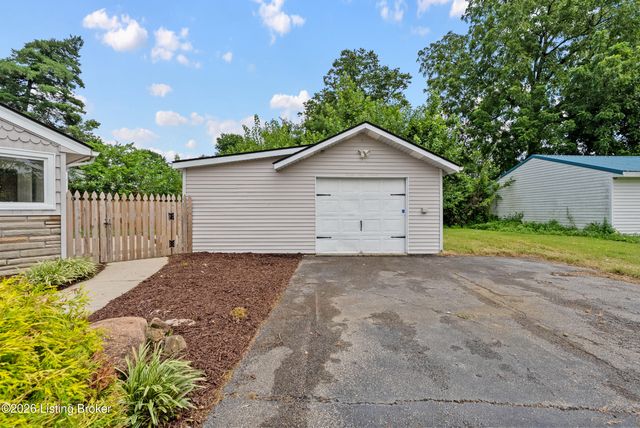 4920 Ana Terrace, Louisville, KY 40272