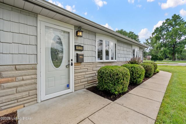 4920 Ana Terrace, Louisville, KY 40272