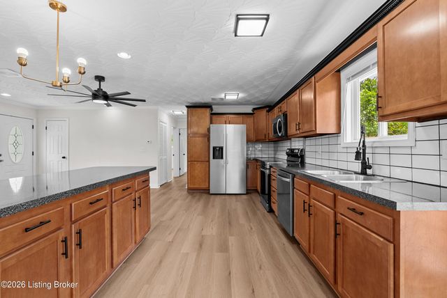 4920 Ana Terrace, Louisville, KY 40272
