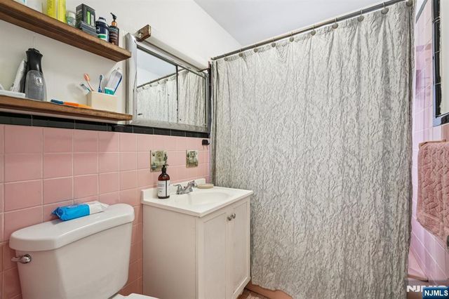 397 Oak Street, Ridgefield, NJ 07657