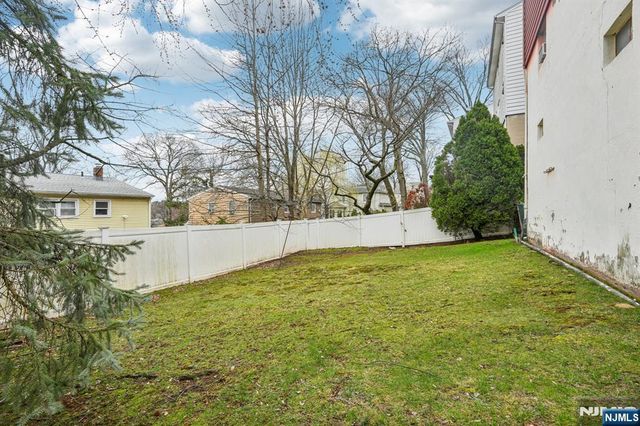 397 Oak Street, Ridgefield, NJ 07657