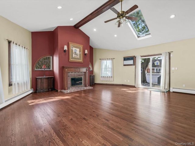 2 Tottenham Place 1FL, New Hyde Park, NY 11040