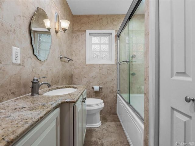 2 Tottenham Place 1FL, New Hyde Park, NY 11040