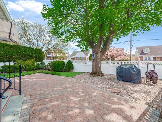 2 Tottenham Place 1FL, New Hyde Park, NY 11040