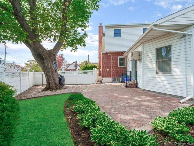 2 Tottenham Place 1FL, New Hyde Park, NY 11040