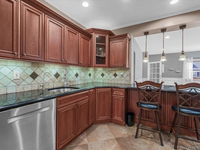 2 Tottenham Place 1FL, New Hyde Park, NY 11040