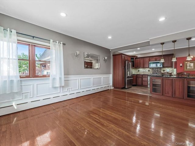 2 Tottenham Place 1FL, New Hyde Park, NY 11040