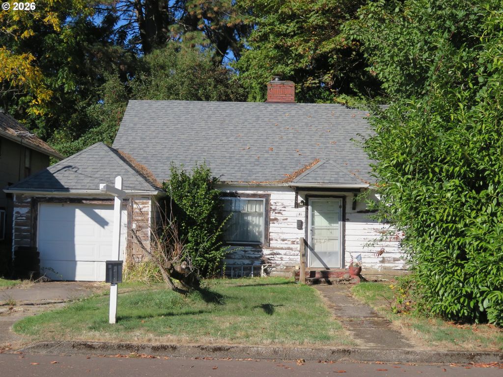 Image 1 of property listing at 1141 Ne 9TH St, Mc Minnville, OR 97128