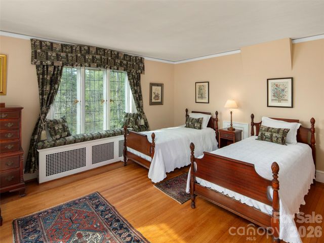 436 Vanderbilt Road, Biltmore Forest, NC 28803