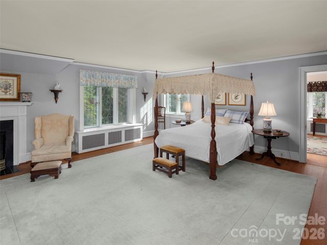 436 Vanderbilt Road, Biltmore Forest, NC 28803