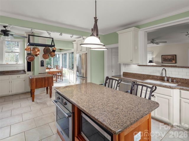 436 Vanderbilt Road, Biltmore Forest, NC 28803