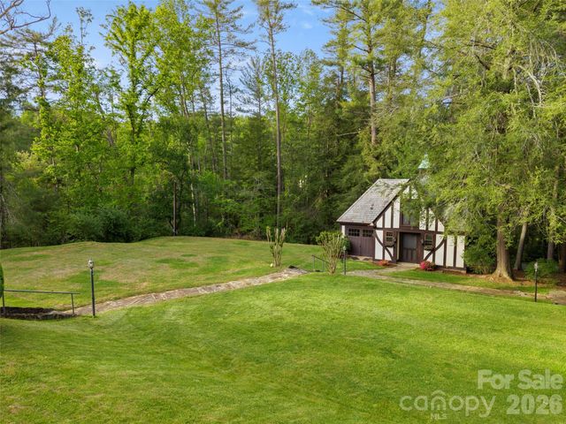 436 Vanderbilt Road, Biltmore Forest, NC 28803