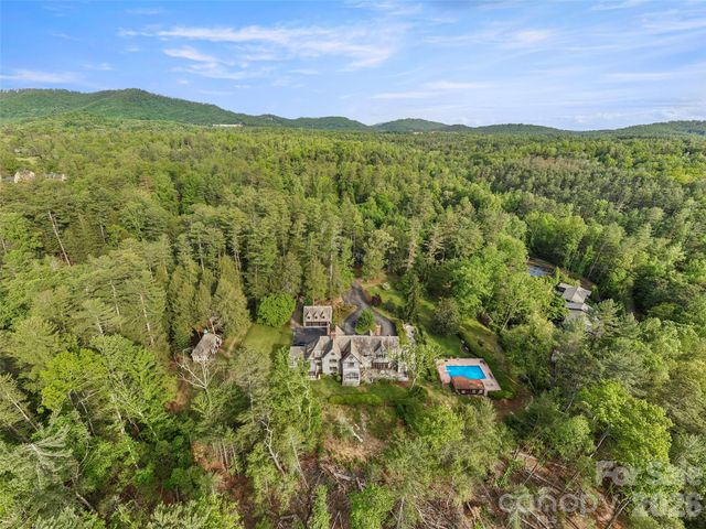 436 Vanderbilt Road, Biltmore Forest, NC 28803