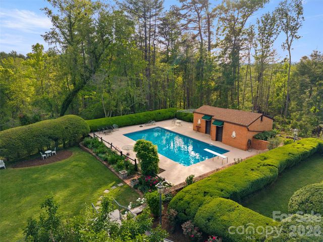 436 Vanderbilt Road, Biltmore Forest, NC 28803