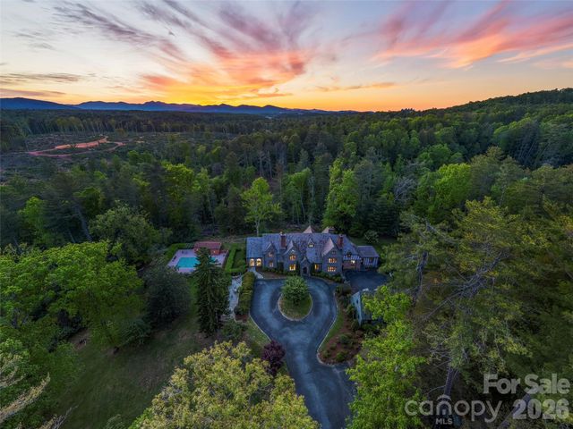 436 Vanderbilt Road, Biltmore Forest, NC 28803
