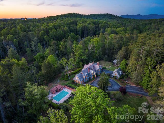 436 Vanderbilt Road, Biltmore Forest, NC 28803