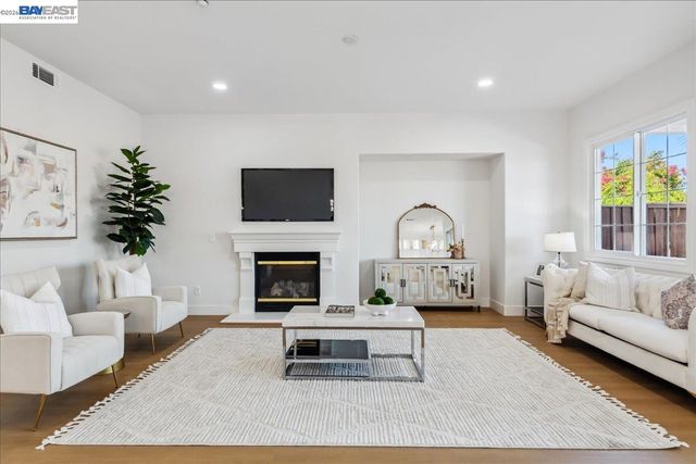 2890 Sable Oaks Way, Dublin, CA 94568