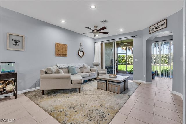 3353 Dandolo CIR, Cape Coral, FL 33909