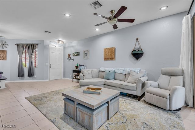 3353 Dandolo CIR, Cape Coral, FL 33909