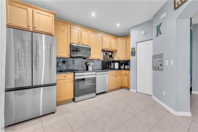 3353 Dandolo CIR, Cape Coral, FL 33909