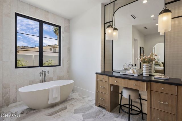 5935 E CALLE TUBERIA --, Phoenix, AZ 85018
