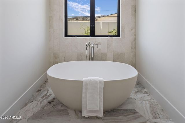 5935 E CALLE TUBERIA --, Phoenix, AZ 85018