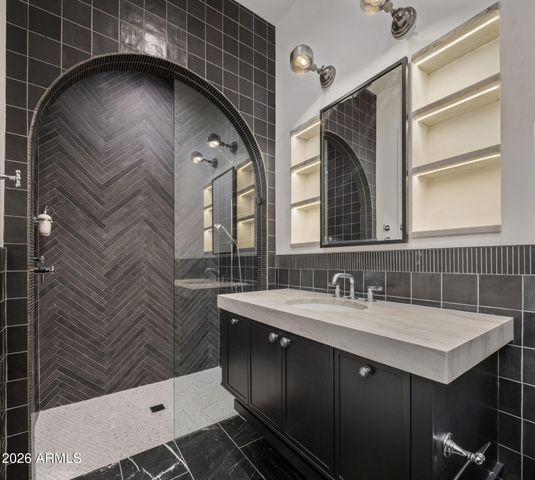 5935 E CALLE TUBERIA --, Phoenix, AZ 85018