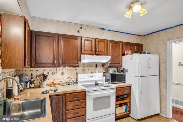 28 BRENTWOOD RD, Camp Hill, PA 17011