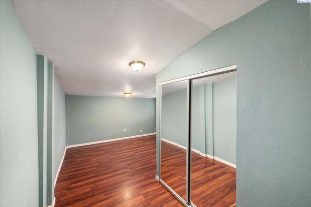 406 S Fir St, Kennewick, WA 99336