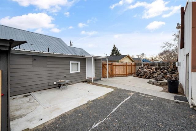 406 S Fir St, Kennewick, WA 99336