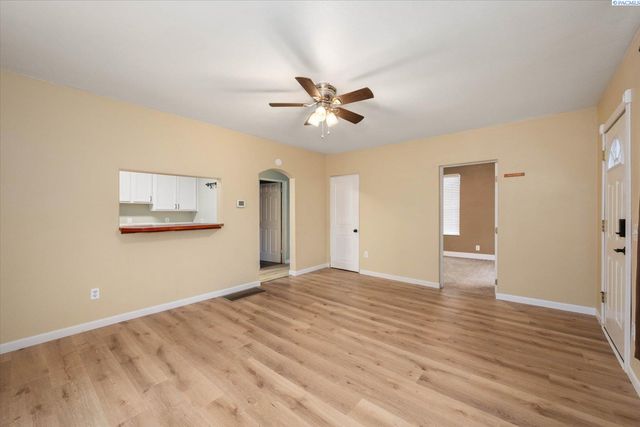 406 S Fir St, Kennewick, WA 99336