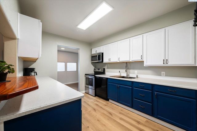 406 S Fir St, Kennewick, WA 99336