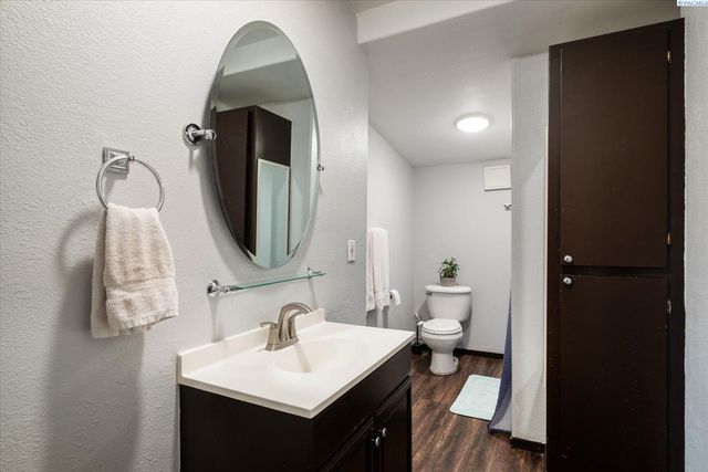 406 S Fir St, Kennewick, WA 99336