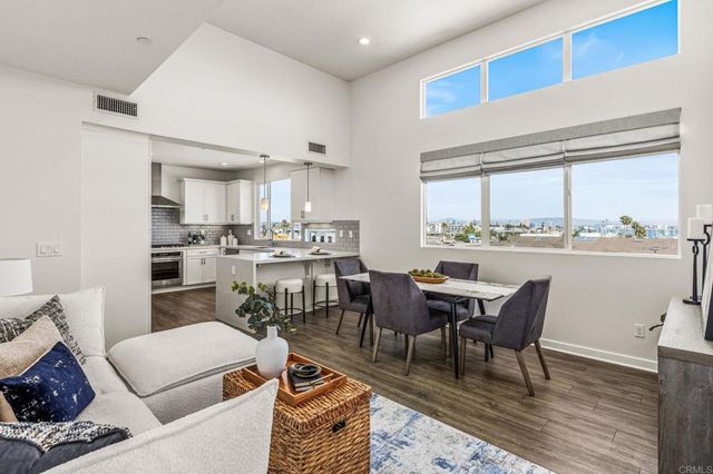 1423 Evergreen St, San Diego, CA 92106