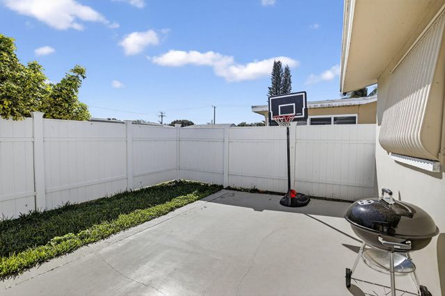 5710 NW 70th Terrace, Tamarac, FL 33321