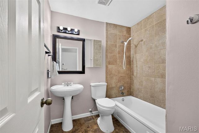 1523 Shadow Lane, St Charles, MO 63303