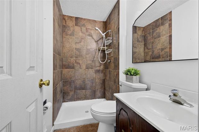 1523 Shadow Lane, St Charles, MO 63303